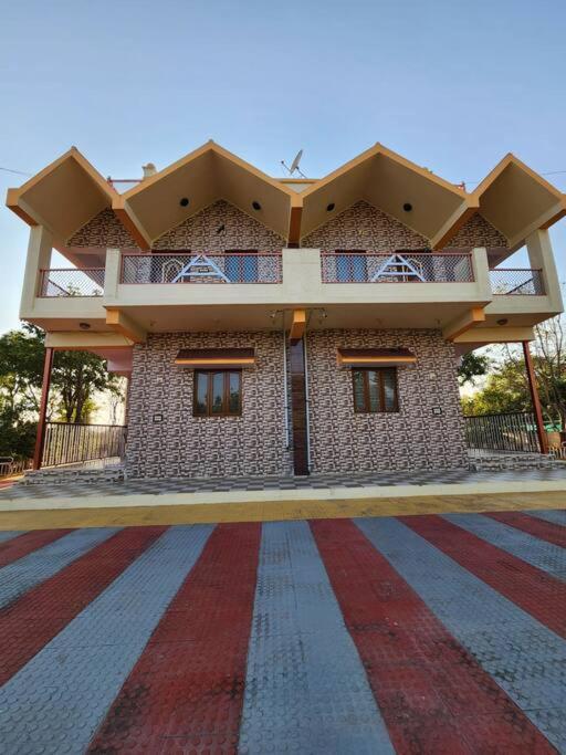 Farmhouse Close To Nature - Kesari Farm Gandhinagar Kültér fotó
