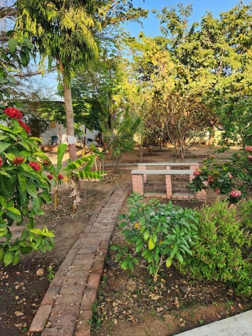 Farmhouse Close To Nature - Kesari Farm Gandhinagar Kültér fotó